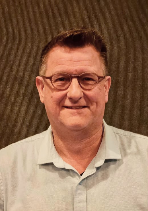 Contact : gert sturre de eigenaar van veluwe65plus